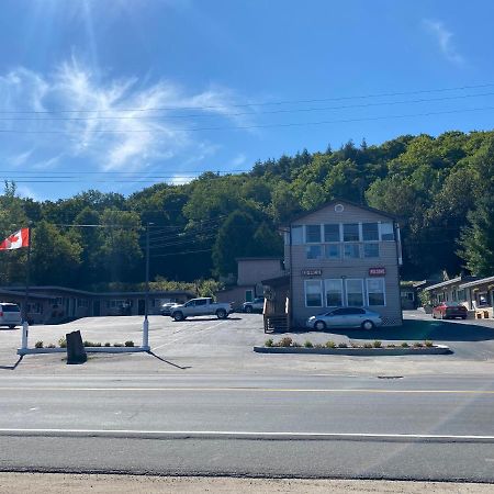 Silver Maple Motel Халибертон Экстерьер фото
