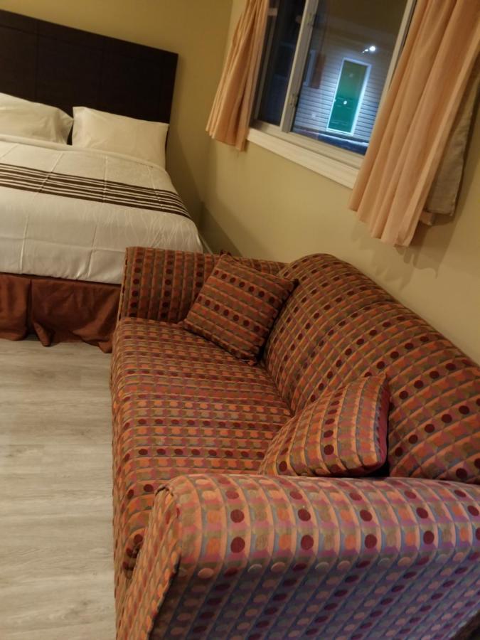 Silver Maple Motel Халибертон Экстерьер фото